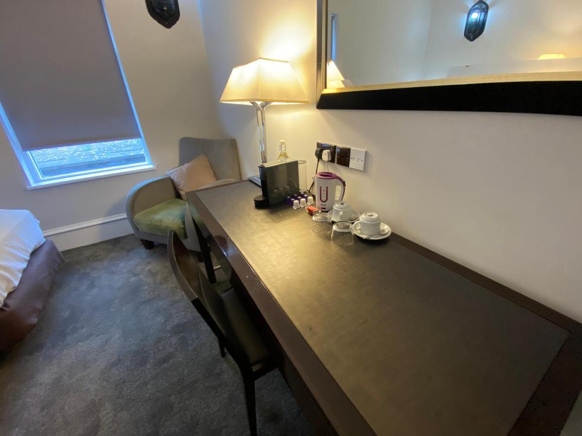 No6 West Coates Hotel Единбург Екстериор снимка