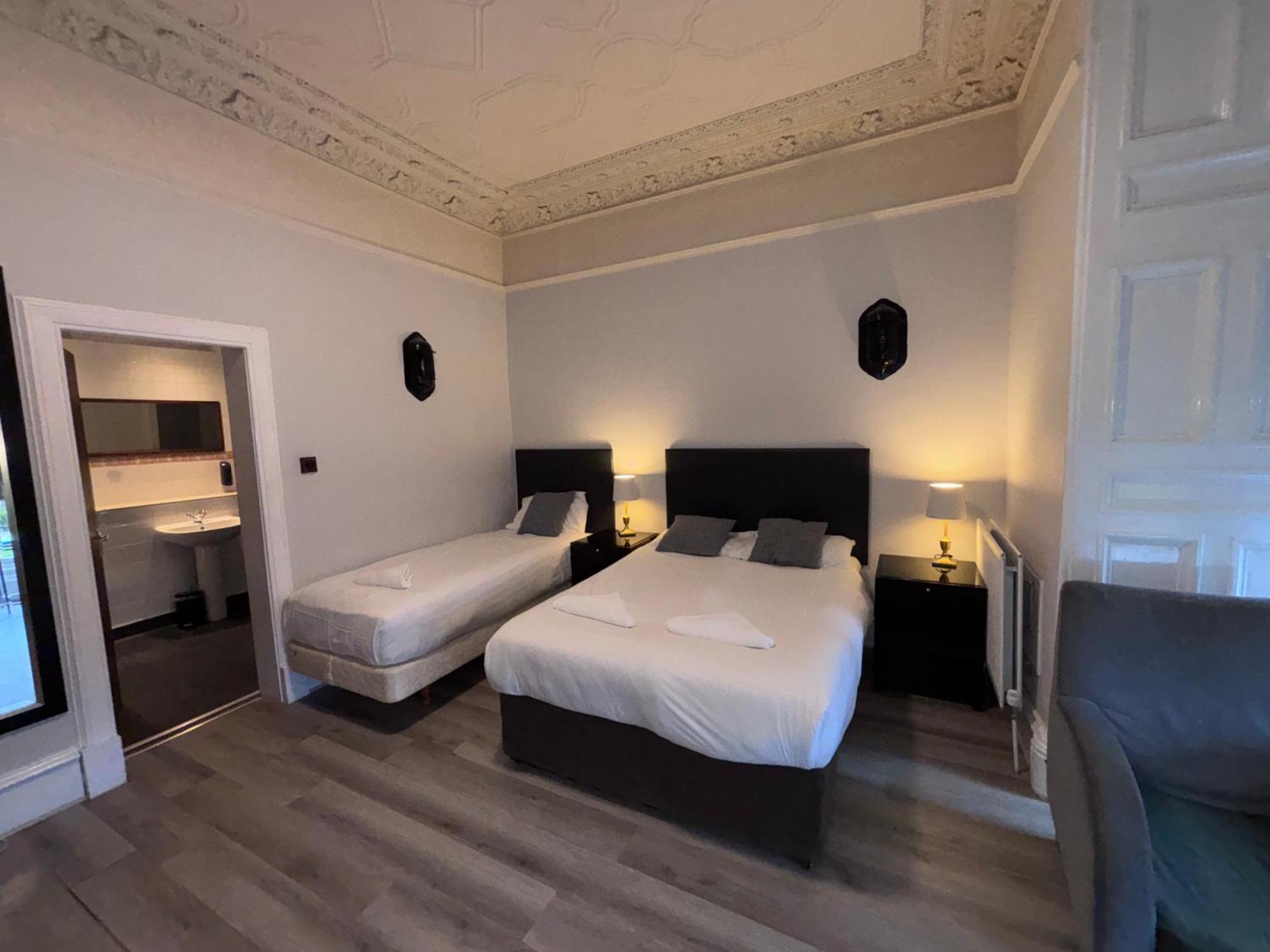 No6 West Coates Hotel Единбург Екстериор снимка